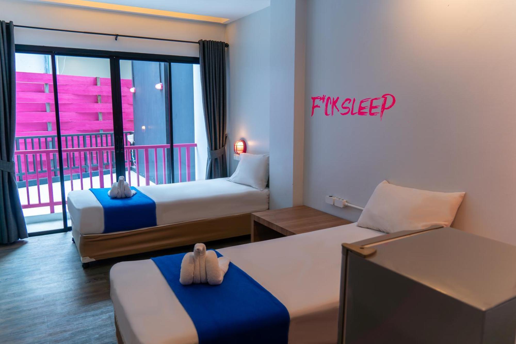 Slumber Surf Phuket Kata Vandrarhem Exteriör bild
