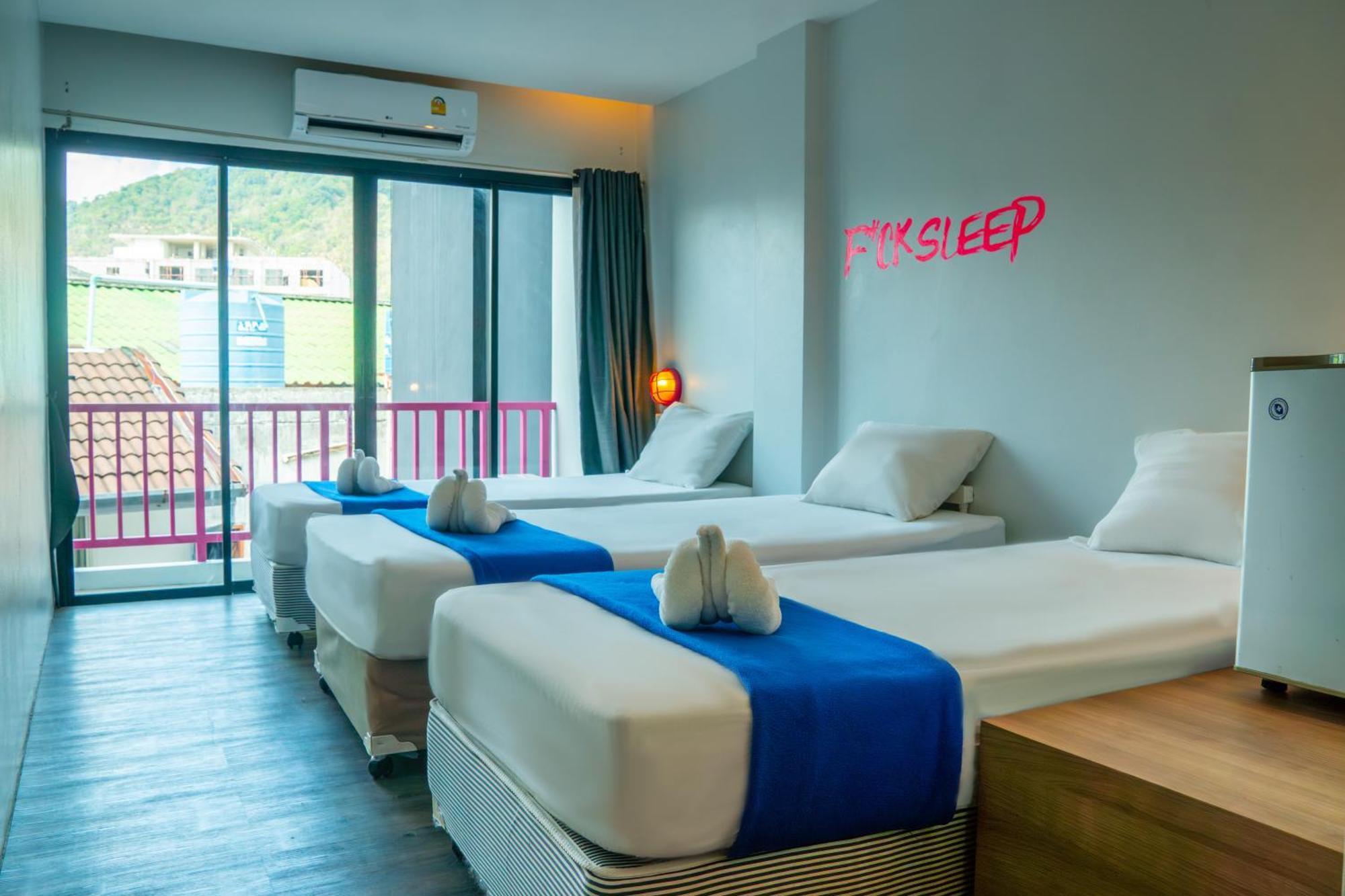 Slumber Surf Phuket Kata Vandrarhem Exteriör bild