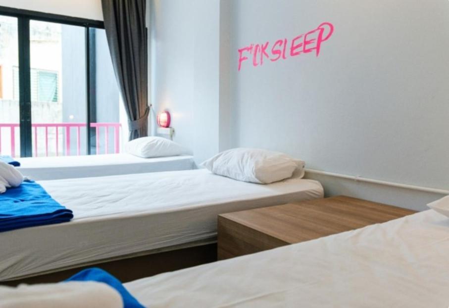 Slumber Surf Phuket Kata Vandrarhem Exteriör bild